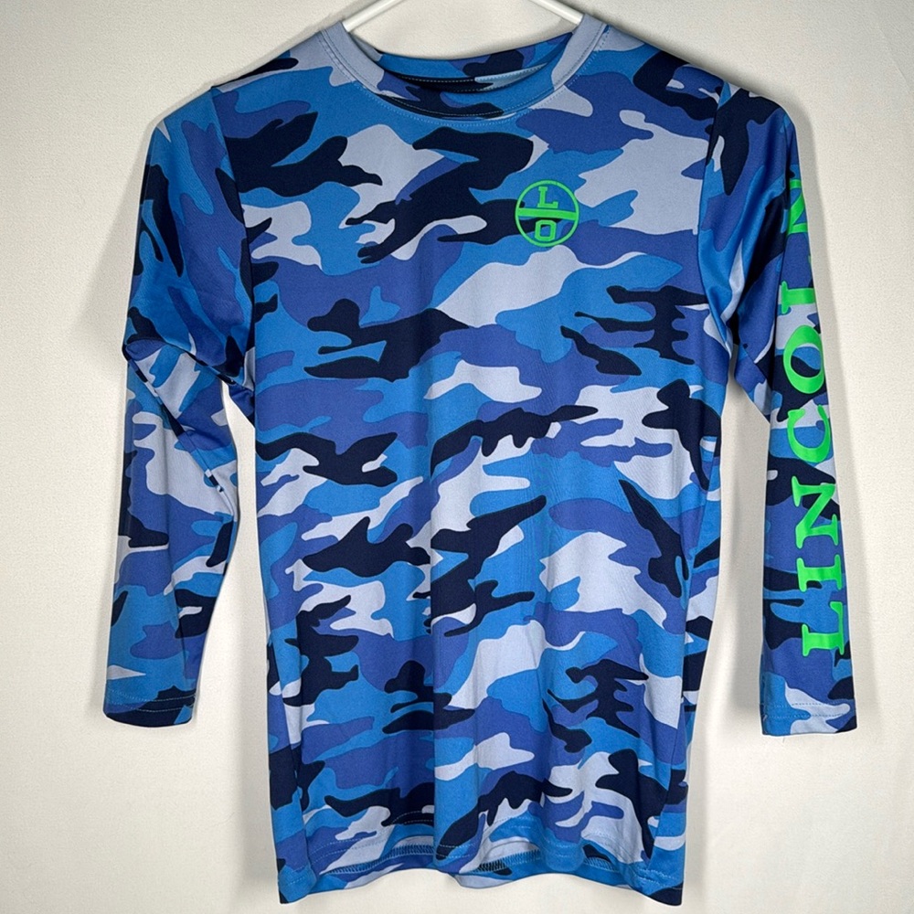 💜3/$15 Lincoln Outfitters Blue Camouflage Long Sleeve Shirt